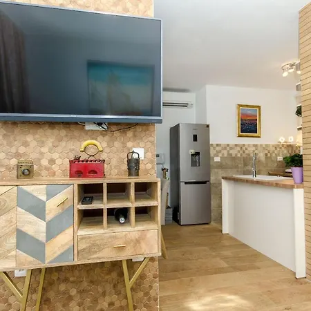 Διαμέρισμα La *