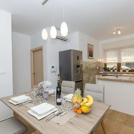 Apartment La
