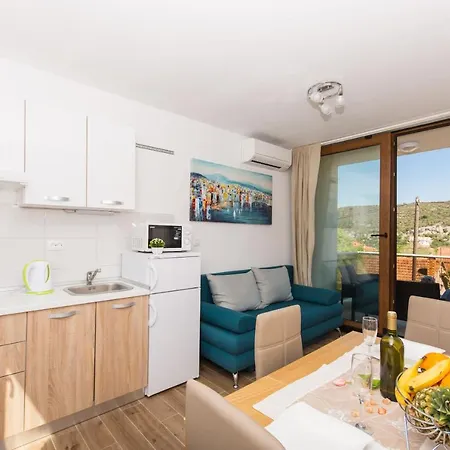 Apartment La