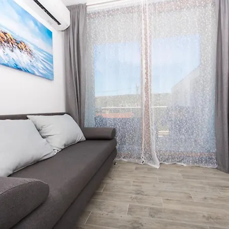 Διαμέρισμα La *